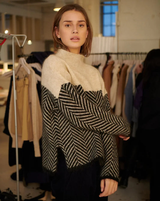 ADELIE® | Premium Soft Turtleneck