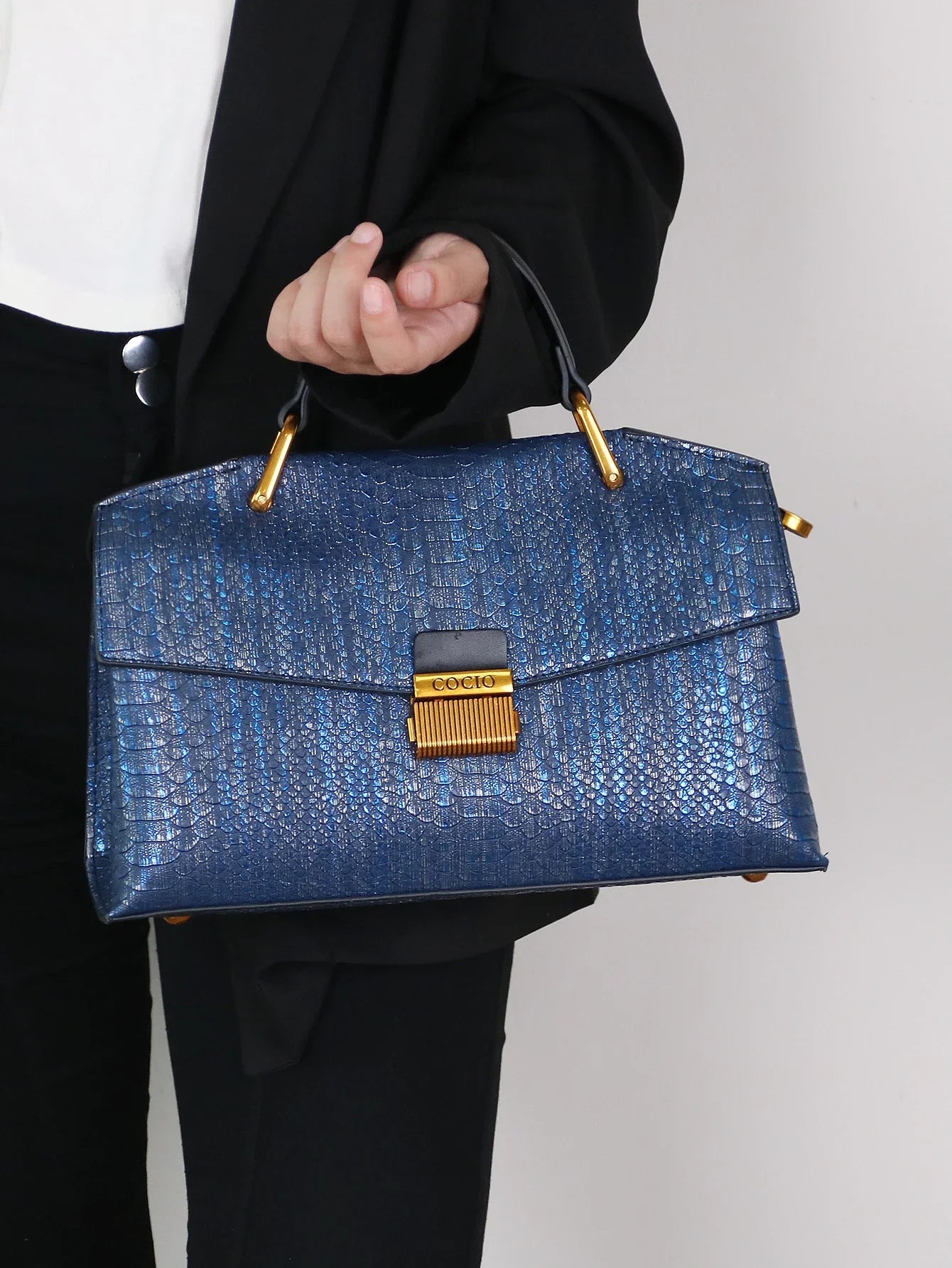 COCIO | Embossed Snake-Print Bag